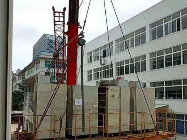 市北区吊车电话_吊车出租的使用有什